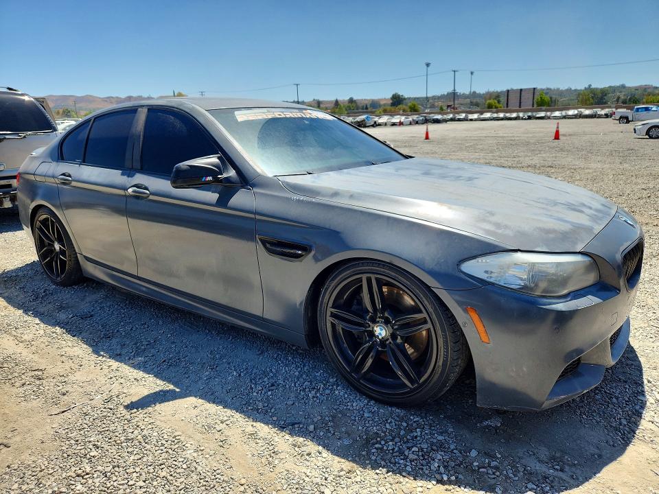 67773436 :رقم المزاد ، WBAFR9C5XBC758325 vin ، 2011 Bmw 550 مزاد بيع