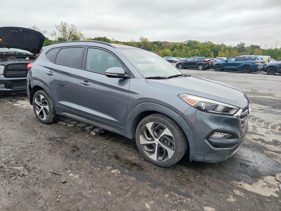69239646 :رقم المزاد ، KM8J33A27GU089948 vin ، 2016 Hyundai Tucson مزاد بيع