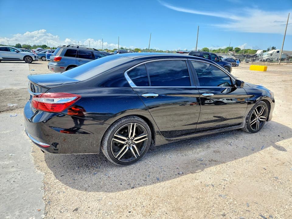Продаж на аукціоні авто 2017 Honda Accord, vin: 1HGCR2F54HA246963, номер лоту: 69565386
