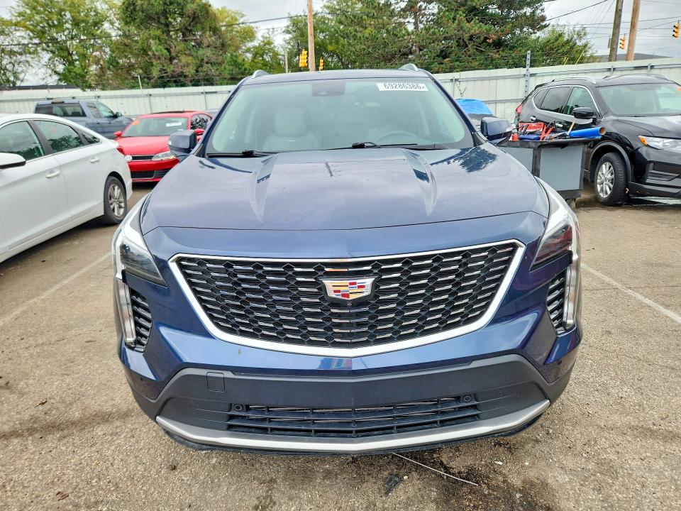 69286386 :رقم المزاد ، 1GYFZCR45NF138574 vin ، 2022 Cadillac Xt4 مزاد بيع