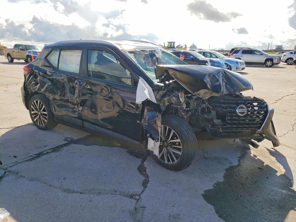 67303006 :رقم المزاد ، 3N1CP5CV6ML542955 vin ، 2021 Nissan Kicks مزاد بيع