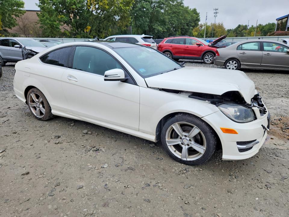 Продажа на аукционе авто 2013 Mercedes-benz C, vin: WDDGJ4HB7DF999461, номер лота: 71060456