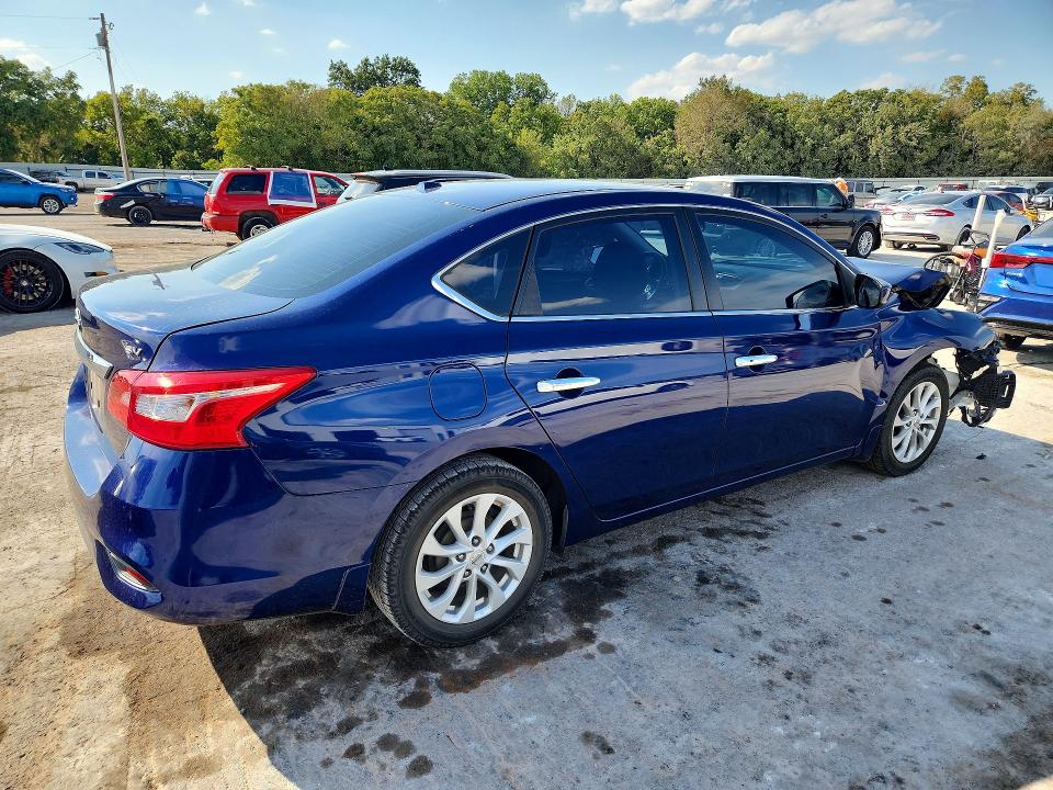 2017 Nissan Sentra მანქანა იყიდება აუქციონზე, vin: 3N1AB7AP9HL647727, აუქციონის ნომერი: 70896836