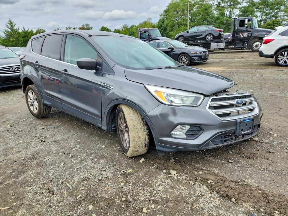 2017 Ford Escape მანქანა იყიდება აუქციონზე, vin: 1FMCU9GD3HUE41717, აუქციონის ნომერი: 69870346
