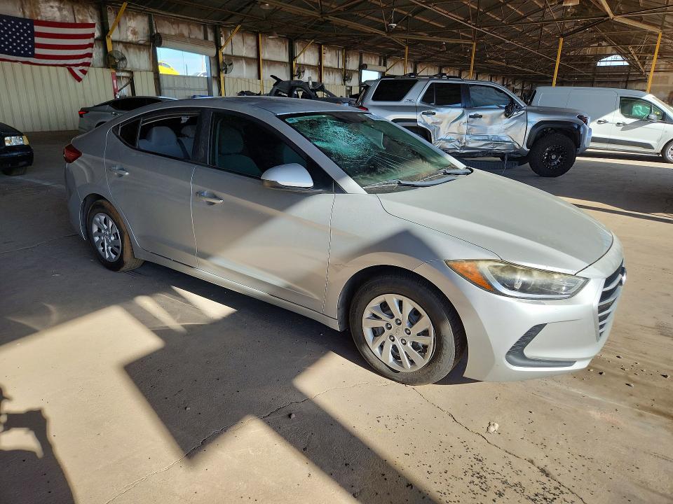 68262606 :رقم المزاد ، 5NPD74LF5HH202187 vin ، 2017 Hyundai Elantra مزاد بيع