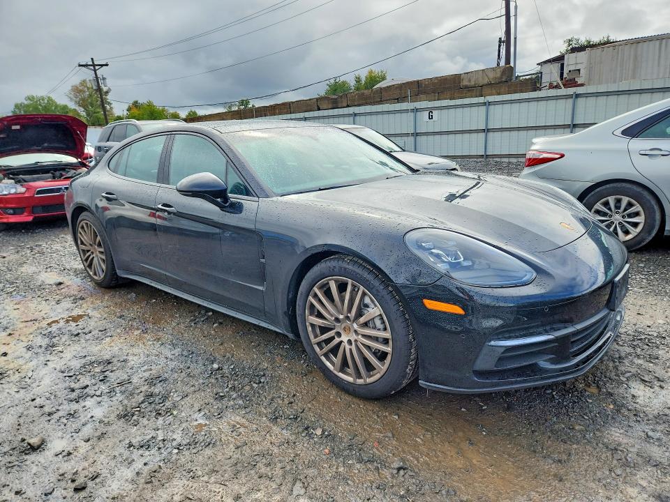 66833906 :رقم المزاد ، WP0AA2A76JL113279 vin ، 2018 Porsche Panamera مزاد بيع