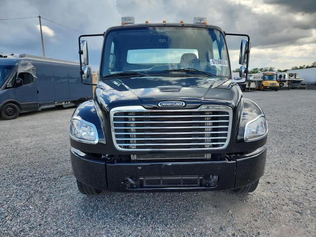 67294056 :رقم المزاد ، 1FVACWDT8FHGJ4458         vin ، 2015 Freightliner M2 مزاد بيع
