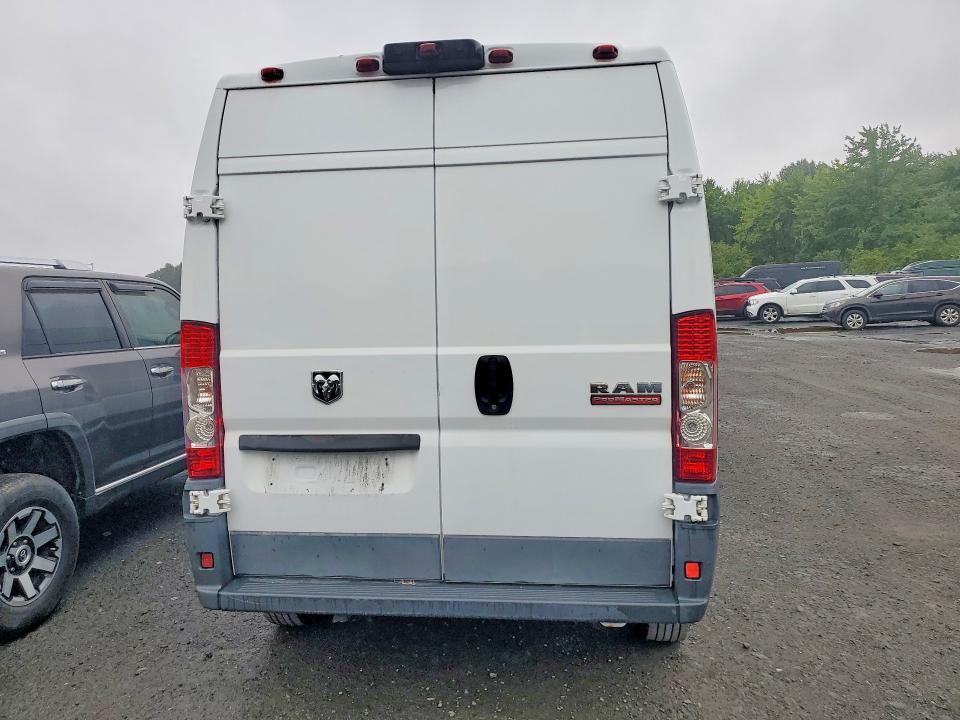 67134966 :رقم المزاد ، 3C6TRVDGXJE133839 vin ، 2018 Ram Promaster 2500 مزاد بيع