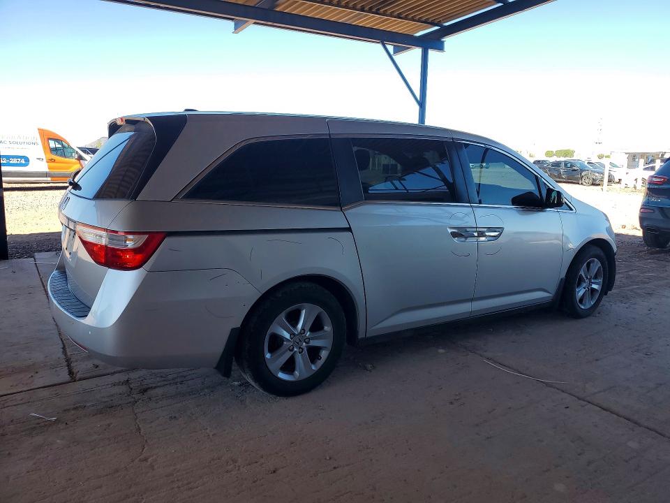 70638186 :رقم المزاد ، 5FNRL5H6XDB041540 vin ، 2013 Honda Odyssey مزاد بيع