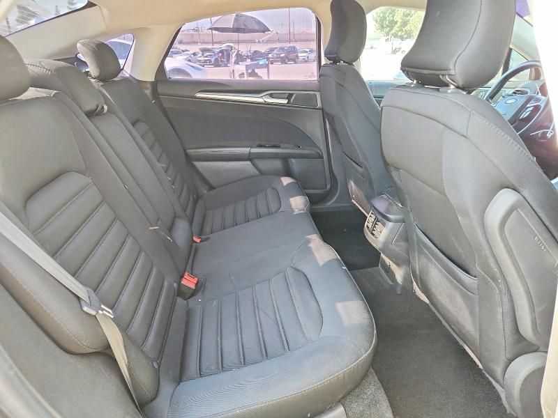 70530996 :رقم المزاد ، 3FA6P0LU2FR306930 vin ، 2015 Ford Fusion مزاد بيع