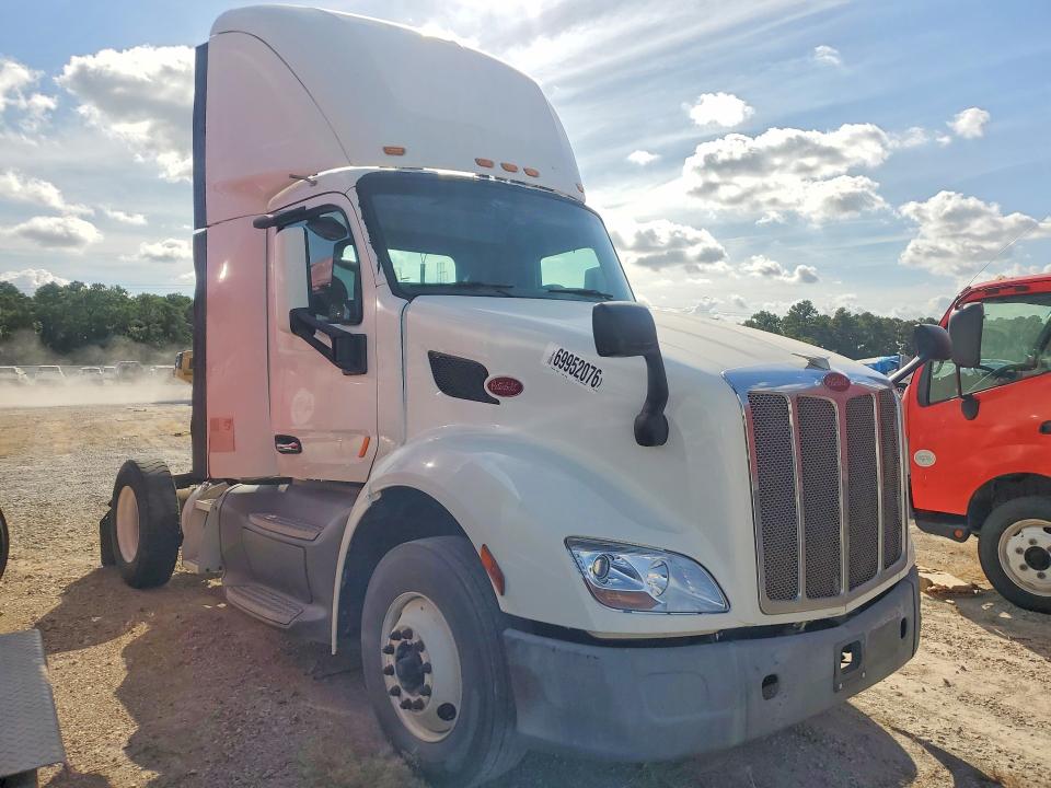 69952076 :رقم المزاد ، 1XPBA48X9HD428912 vin ، 2017 Peterbilt 579 مزاد بيع