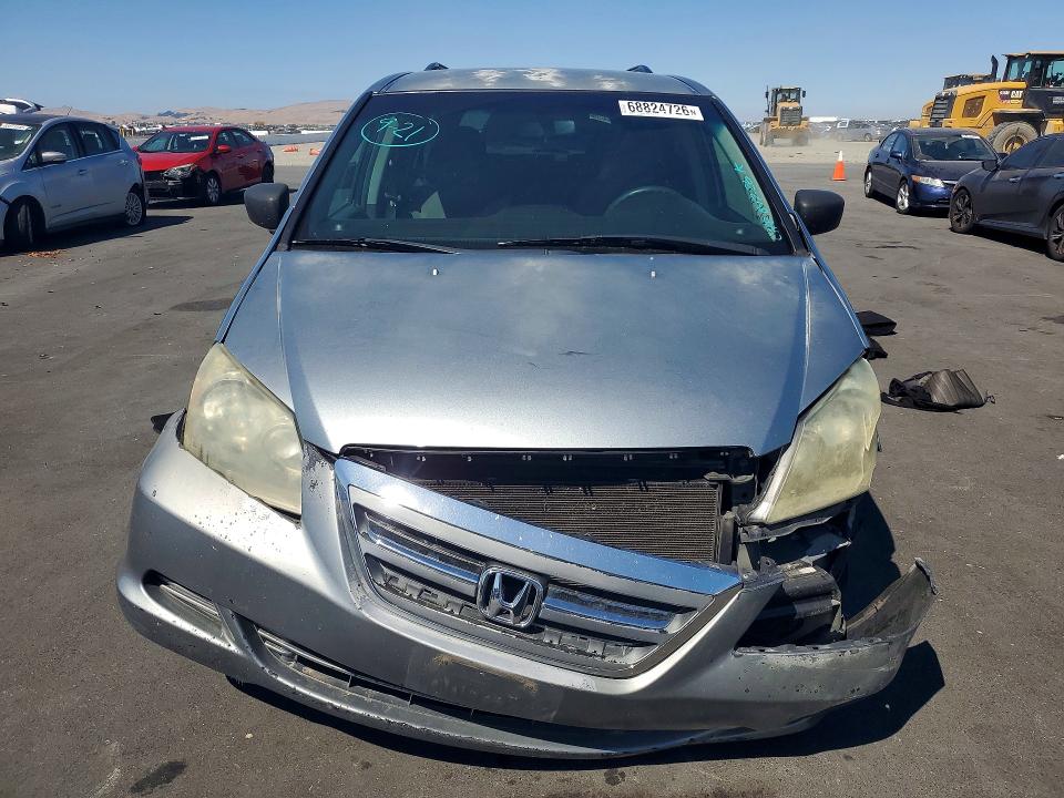 68824726 :رقم المزاد ، 5FNRL38415B128960 vin ، 2005 Honda Odyssey مزاد بيع