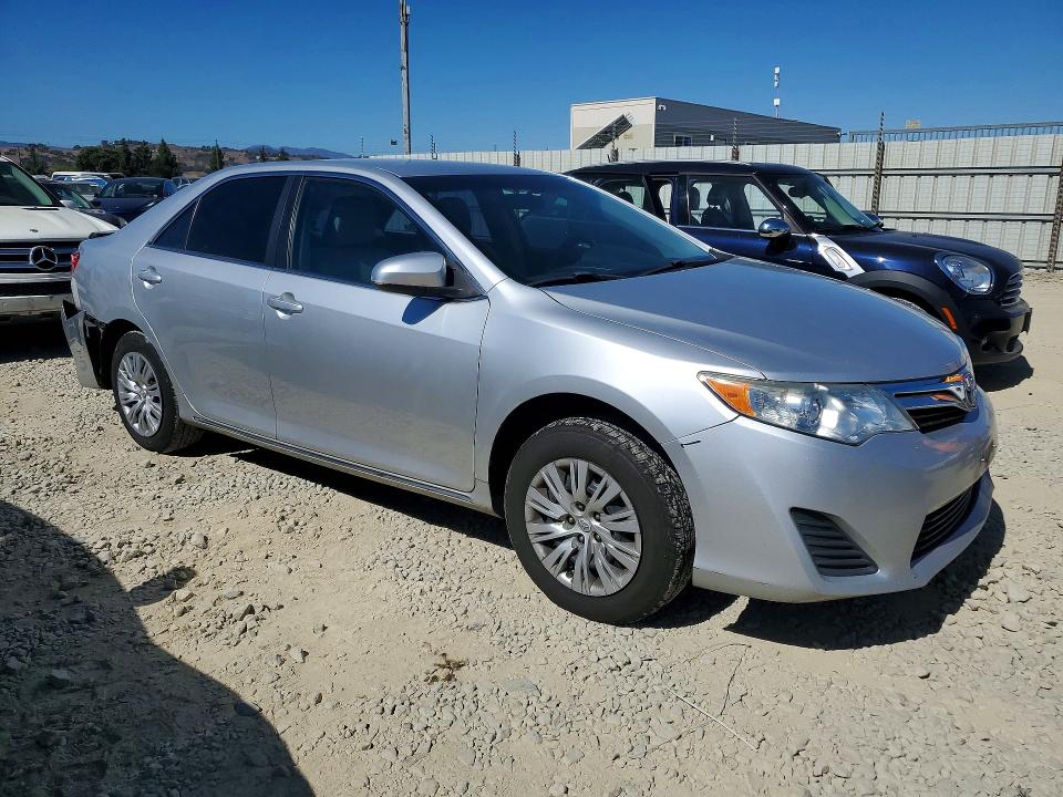 70745066 :رقم المزاد ، 4T1BF1FK1CU068158 vin ، 2012 Toyota Camry مزاد بيع