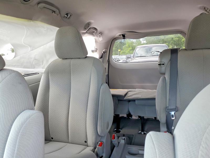 68337996 :رقم المزاد ، 5TDKK3DC0CS226484 vin ، 2012 Toyota Sienna مزاد بيع