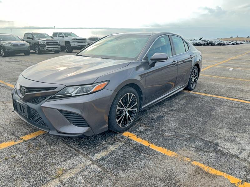 Auction sale of the 2018 Toyota Camry, vin: 4T1B11HKXJU560650        , lot number: 69310736
