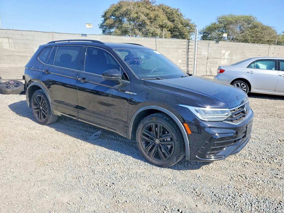 69159726 :رقم المزاد ، 3VVCB7AX5NM097343 vin ، 2022 Volkswagen Tiguan مزاد بيع