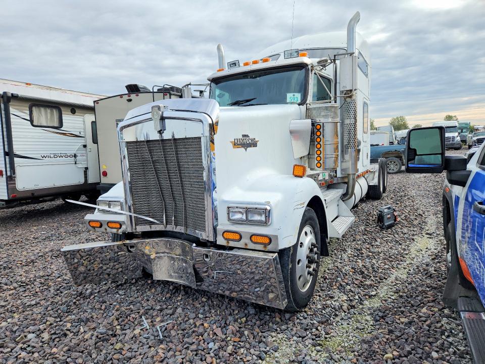 Продажа на аукционе авто 2000 Kenworth W900, vin: 1XKWDB9X7YR848740, номер лота: 69780196