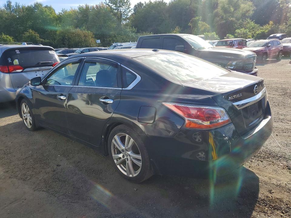 2013 Nissan Altima მანქანა იყიდება აუქციონზე, vin: 1N4BL3AP9DC203704, აუქციონის ნომერი: 70424156