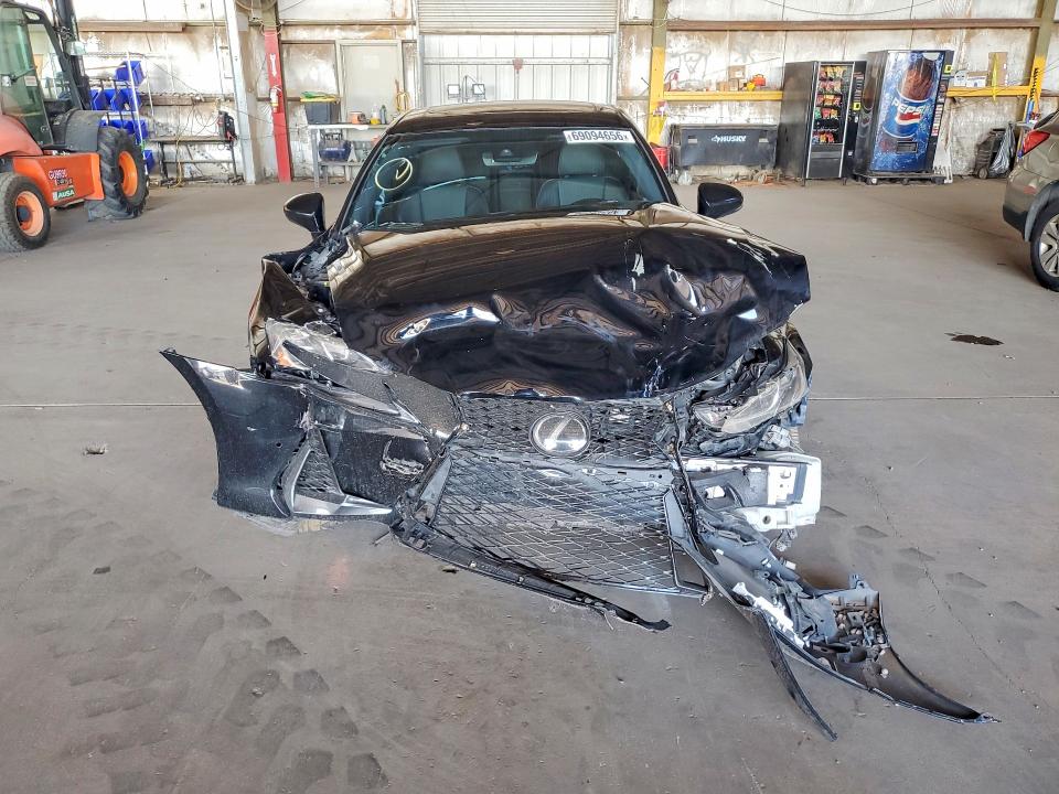 69094656 :رقم المزاد ، JTHCZ1D27K5017080         vin ، 2019 Lexus Is مزاد بيع