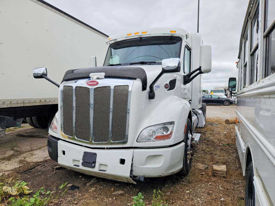 Auction sale of the 2019 Peterbilt 579, vin: 1XPBDP9X7KD268284, lot number: 69639096