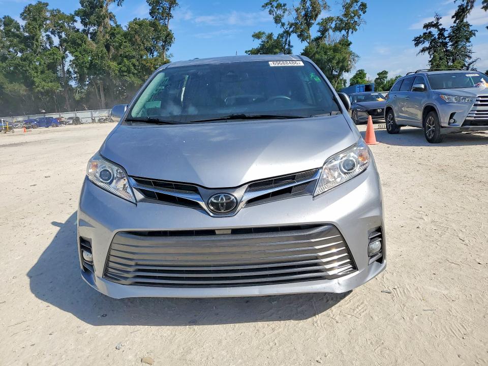 2018 Toyota Sienna მანქანა იყიდება აუქციონზე, vin: 5TDYZ3DC4JS904432, აუქციონის ნომერი: 69688486