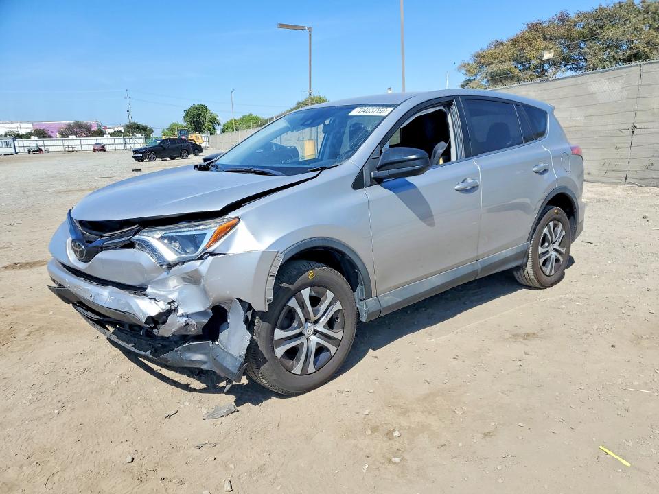 70465266 :رقم المزاد ، 2T3ZFREV6JW415870 vin ، 2018 Toyota Rav4 مزاد بيع