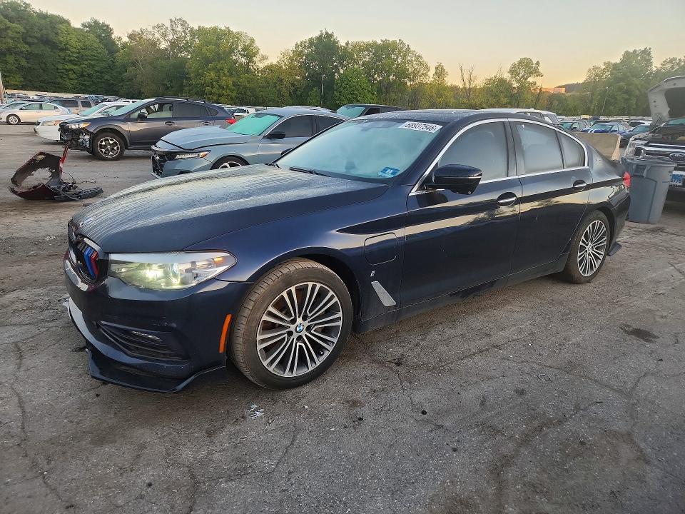 2018 Bmw 530xe მანქანა იყიდება აუქციონზე, vin: WBAJB1C5XJB084813, აუქციონის ნომერი: 68937546
