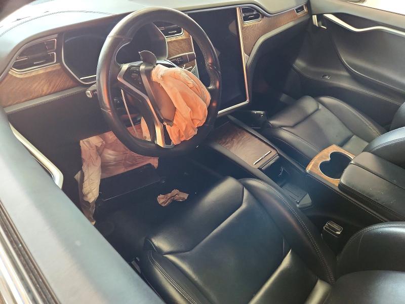 67422726 :رقم المزاد ، 5YJSA1E28JF247288 vin ، 2018 Tesla Model S مزاد بيع
