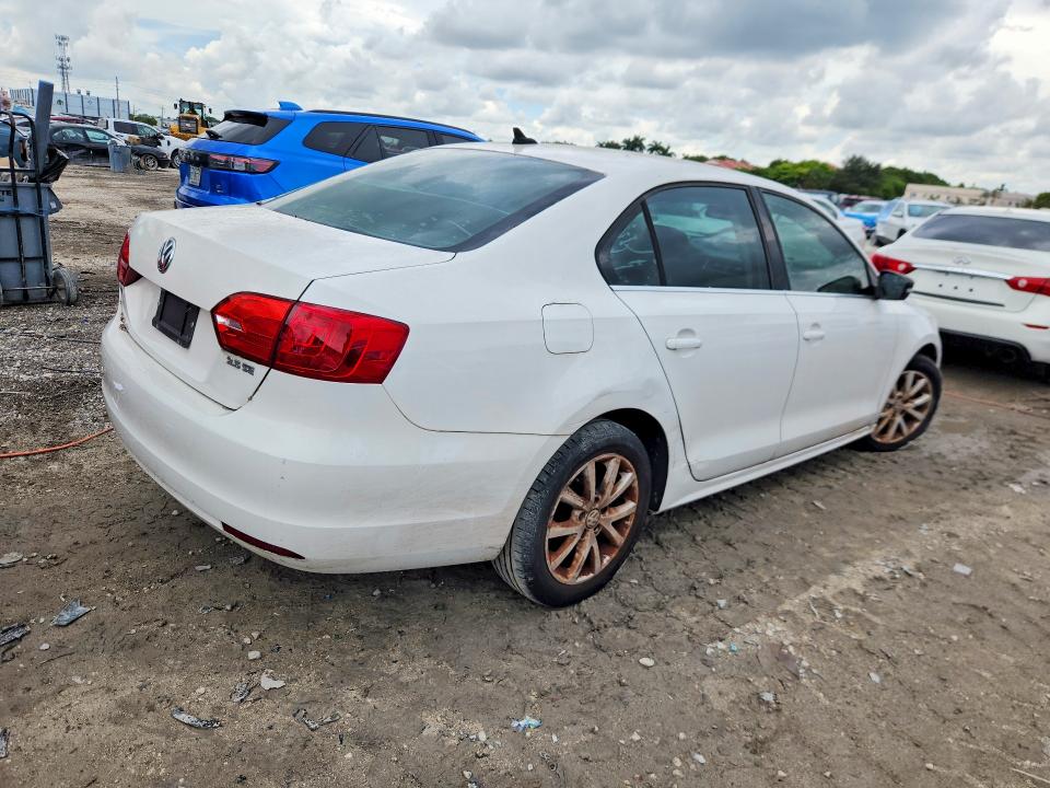 67407396 :رقم المزاد ، 3VWDX7AJ3DM396115 vin ، 2013 Volkswagen Jetta مزاد بيع