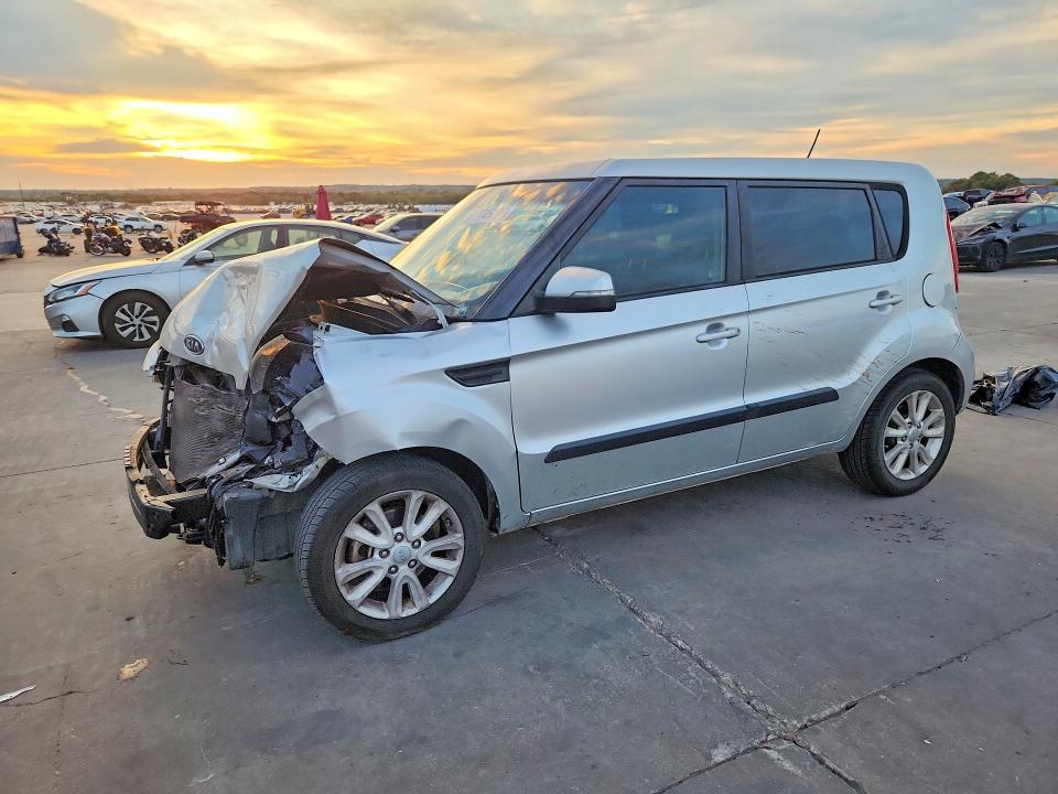 69745636 :رقم المزاد ، KNDJT2A68C7386625 vin ، 2012 Kia Soul مزاد بيع