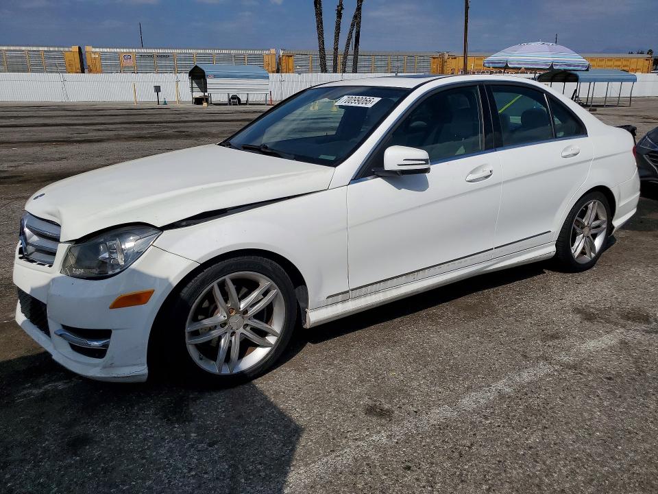 2013 Mercedes-benz C მანქანა იყიდება აუქციონზე, vin: WDDGF4HBXDA763434, აუქციონის ნომერი: 70099066