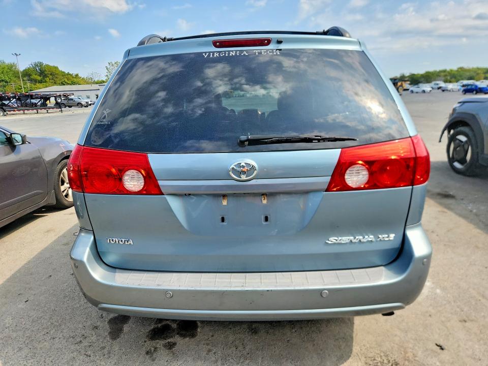 Продажа на аукционе авто 2008 Toyota Sienna, vin: 5TDZK22C18S219496, номер лота: 68804416