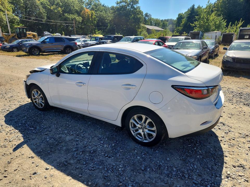 Продажа на аукционе авто 2017 Toyota Yaris Ia, vin: 3MYDLBYV7HY165227, номер лота: 69641626