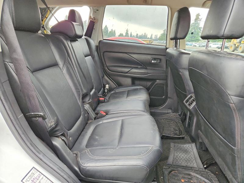 68039116 :رقم المزاد ، JA4AZ3A34LZ035395         vin ، 2020 Mitsubishi Outlander مزاد بيع