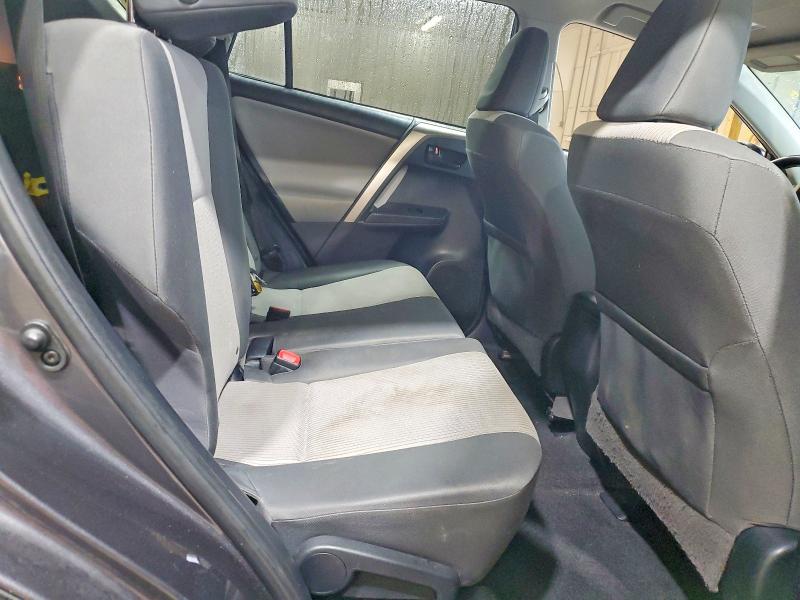 2015 Toyota Rav4 მანქანა იყიდება აუქციონზე, vin: JTMZFREV2FJ037102, აუქციონის ნომერი: 70303006