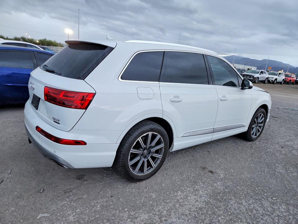 Продаж на аукціоні авто 2017 Audi Q7, vin: WA1LAAF73HD057053, номер лоту: 70748496