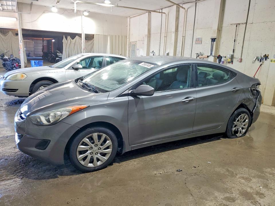 2013 Hyundai Elantra მანქანა იყიდება აუქციონზე, vin: 5NPDH4AE0DH166569, აუქციონის ნომერი: 70952406