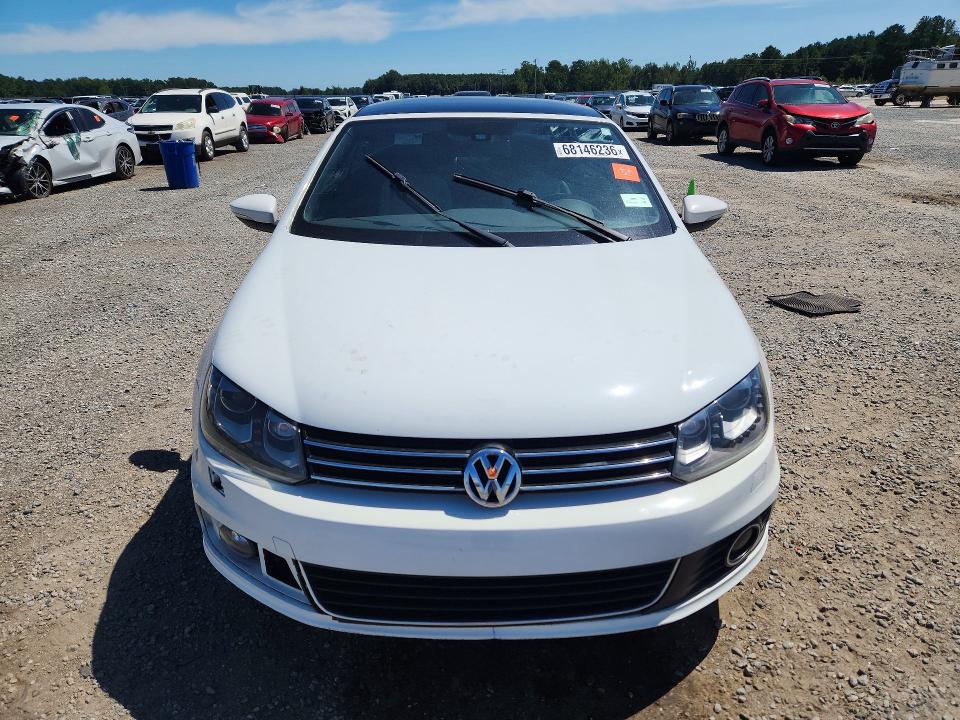 68146236 :رقم المزاد ، WVWFW8AH8FV002456 vin ، 2015 Volkswagen Eos مزاد بيع
