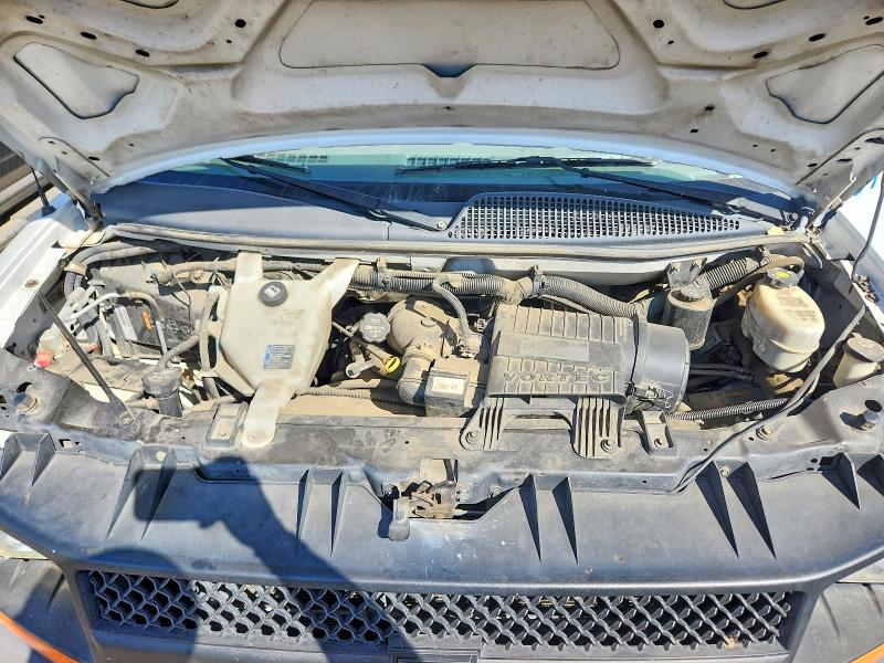 68421586 :رقم المزاد ، 1GCWGFCF7F1221977 vin ، 2015 Chevrolet Express مزاد بيع