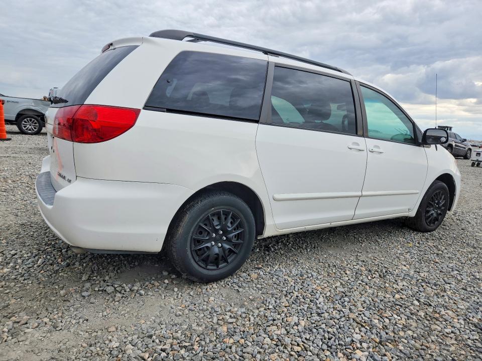 2006 Toyota Sienna მანქანა იყიდება აუქციონზე, vin: 5TDZA23C46S513330, აუქციონის ნომერი: 70690916
