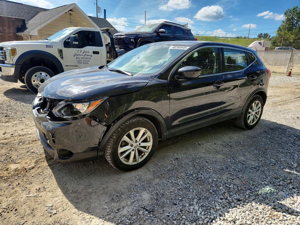2017 Nissan Rogue Sport მანქანა იყიდება აუქციონზე, vin: JN1BJ1CRXHW132698, აუქციონის ნომერი: 68260546