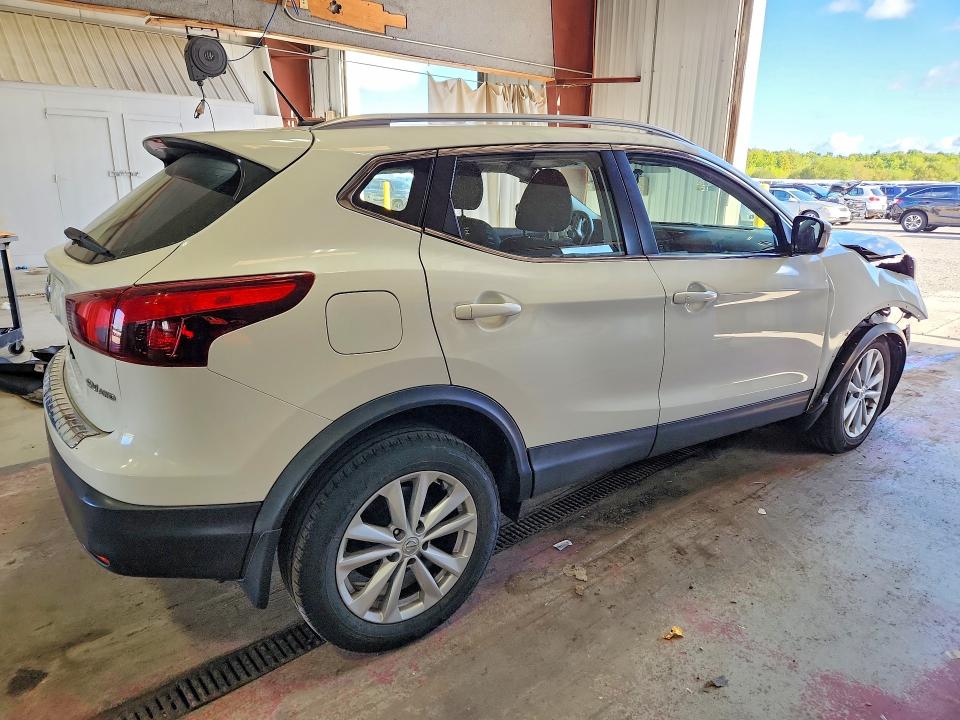68755196 :رقم المزاد ، JN1BJ1CRXHW111978 vin ، 2017 Nissan Rogue Sport مزاد بيع