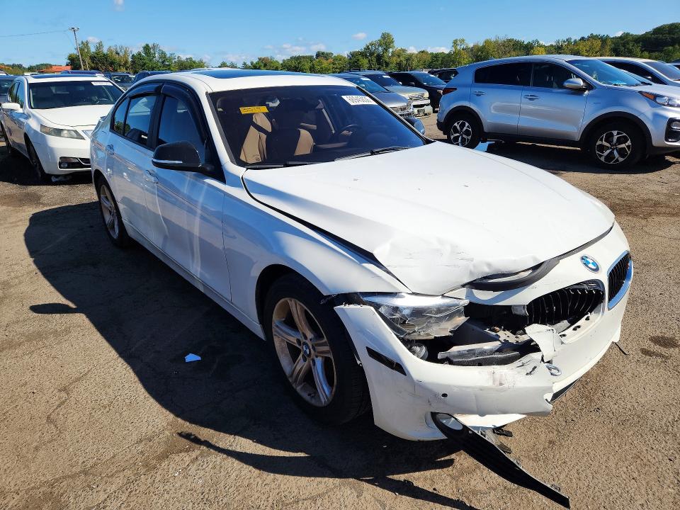 66945836 :رقم المزاد ، WBA3C3G58ENS71970 vin ، 2014 Bmw 320 مزاد بيع