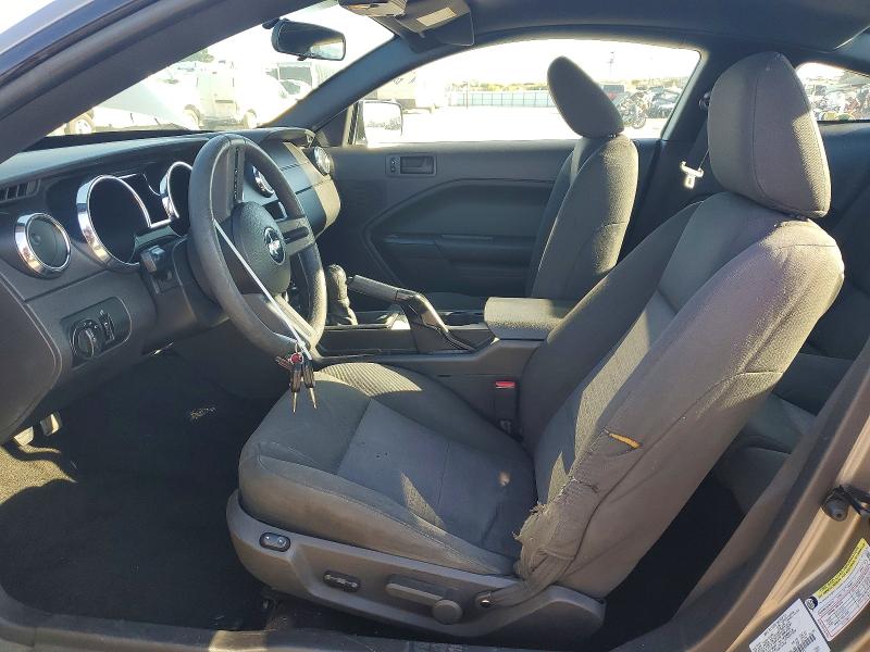 70358106 :رقم المزاد ، 1ZVFT80N655188297 vin ، 2005 Ford Mustang مزاد بيع