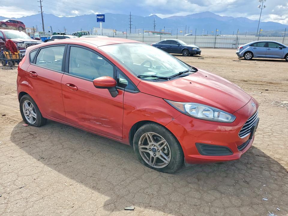 69053136 :رقم المزاد ، 3FADP4EJ3JM107313 vin ، 2018 Ford Fiesta مزاد بيع