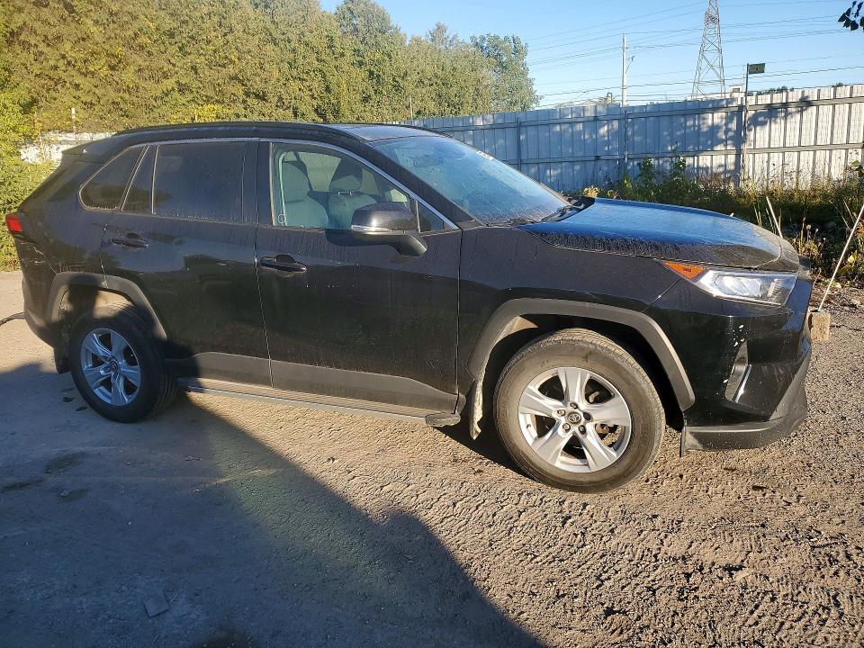 Auction sale of the 2019 Toyota Rav4, vin: 2T3R1RFV8KW002394, lot number: 69876866