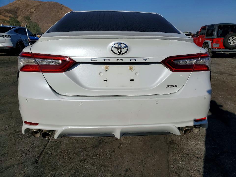 Auction sale of the 2018 Toyota Camry, vin: 4T1B61HK4JU141226, lot number: 67839916