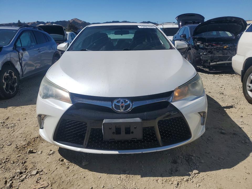 2015 Toyota Camry მანქანა იყიდება აუქციონზე, vin: 4T1BF1FK9FU083608, აუქციონის ნომერი: 70287626
