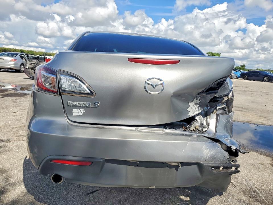 67103256 :رقم المزاد ، JM1BL1VF8B1497945 vin ، 2011 Mazda 3 مزاد بيع