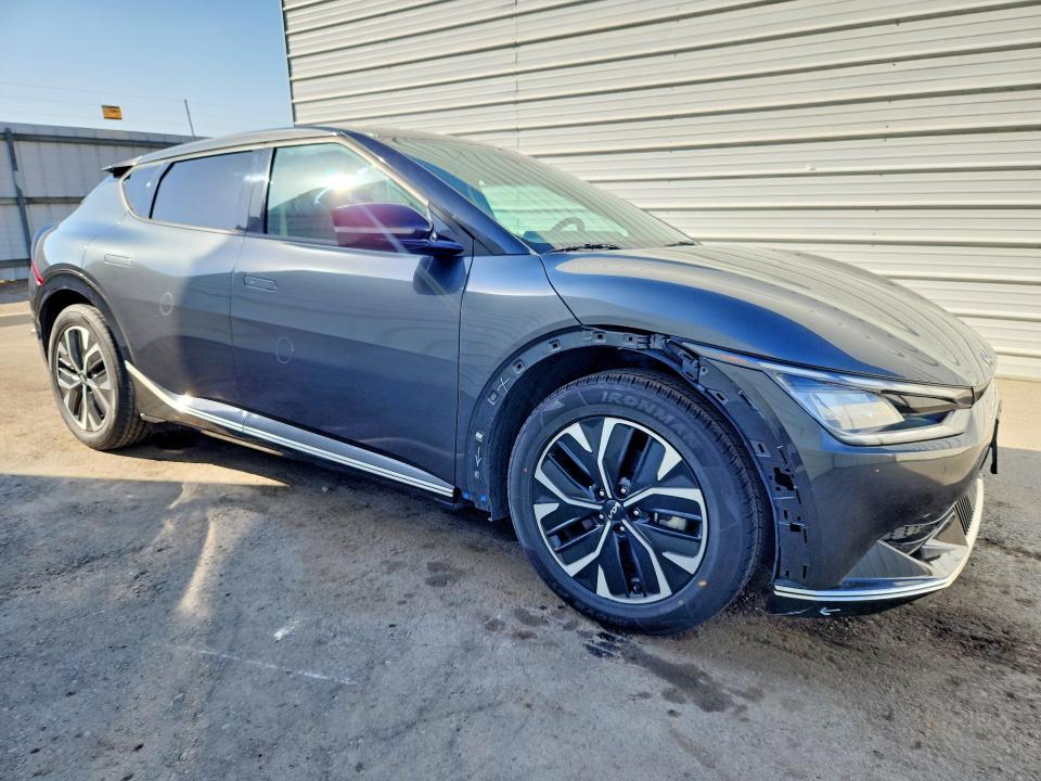 Продажа на аукционе авто 2023 Kia Ev6, vin: KNDC34LA9P5111630, номер лота: 70525026